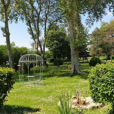 Chateau Puygrenier Bed & Breakfast