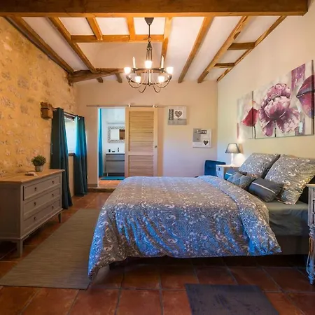 Chateau Puygrenier Oda ve Kahvaltı 3*