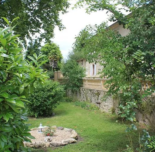 Chateau Puygrenier Bed and breakfast Villefranche-de-Lonchat